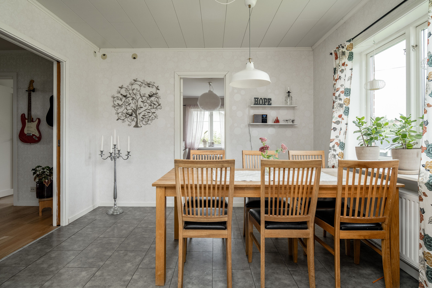 Budgivning pågår – bild 10