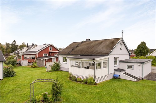 Kadriljvägen 8