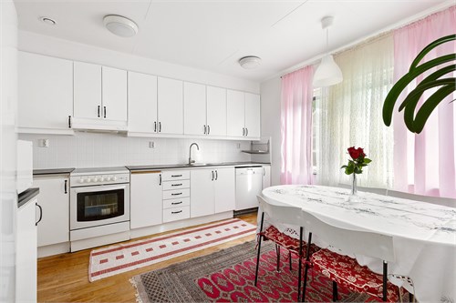 RINKEBYSTRÅKET 33