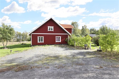 Generös uppfart för bilarna