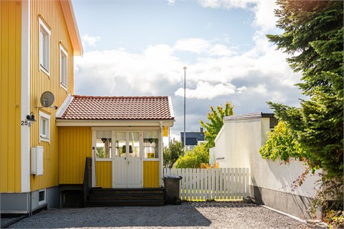 Skogsfruvägen 25