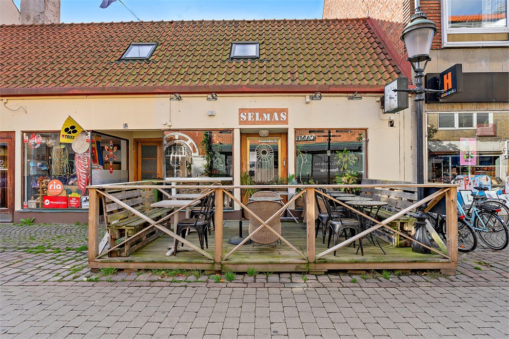 Fastighet med två lokaler på AAA-läge