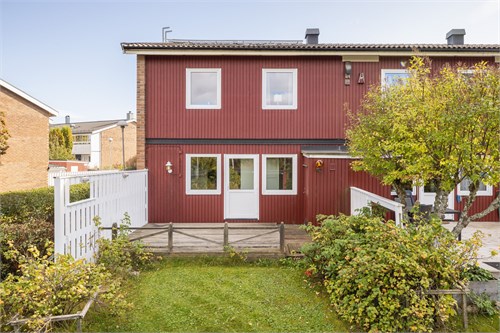 Jaktfalksvägen 49