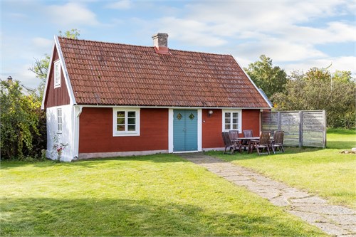 Fullt utrustad bostad med golvvärme och eldstad