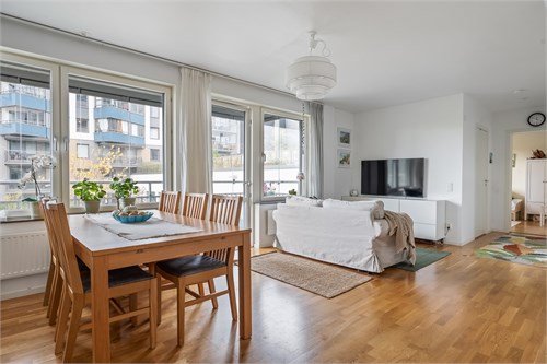 Evenemangsgatan 18