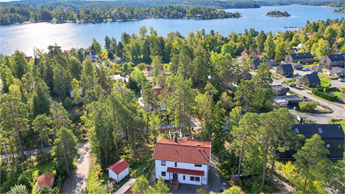 Björnholmsvägen 4