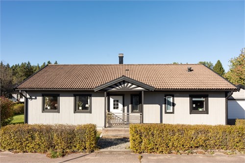 BJÖRNBÄRSVÄGEN 8