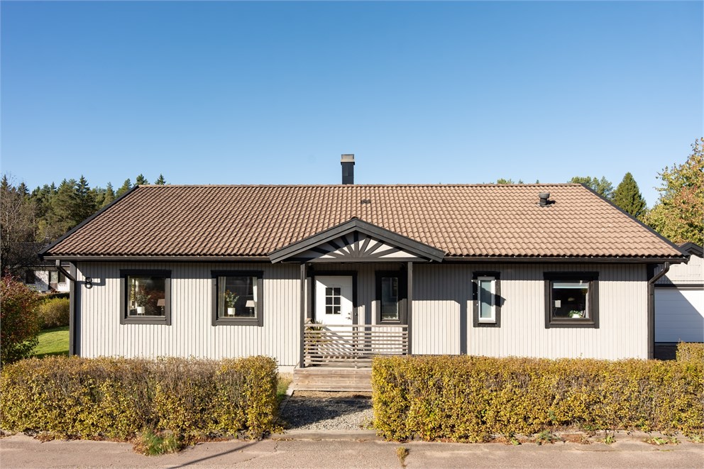 BJÖRNBÄRSVÄGEN 8