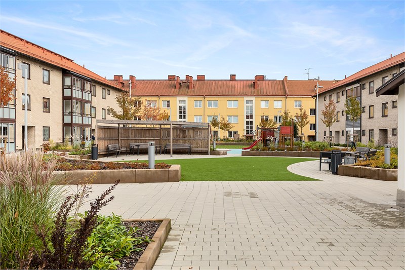 Innegård med lekplats 