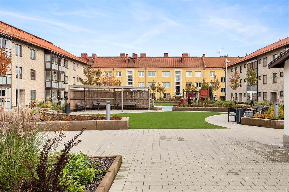Innegård med lekplats 