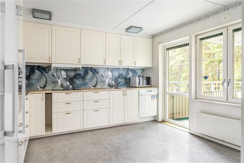 Tibble Torg 9, 2tr