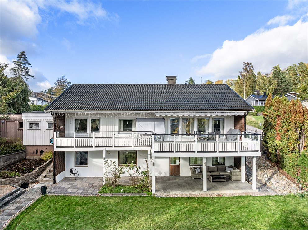 Berghällevägen 1